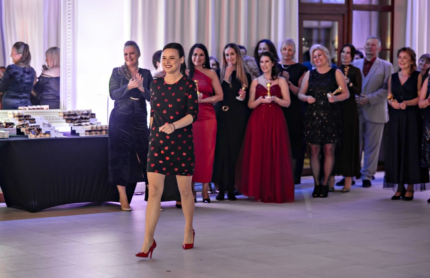 Zaczynamy studniówki! Tak bawili się uczniowie Zespołu Szkół Gosporadczych zdjęcie nr 341444