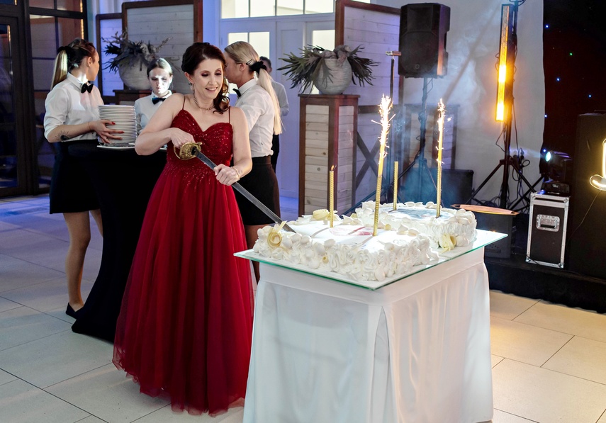 Zaczynamy studniówki! Tak bawili się uczniowie Zespołu Szkół Gosporadczych zdjęcie nr 341451