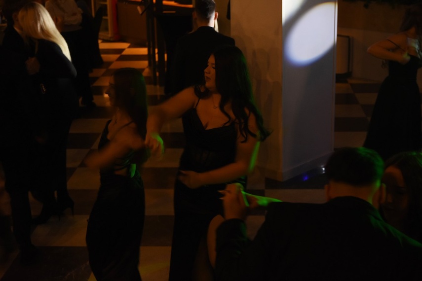 "Studniówka niepowtarzalna jak każdy z was" zdjęcie nr 341503