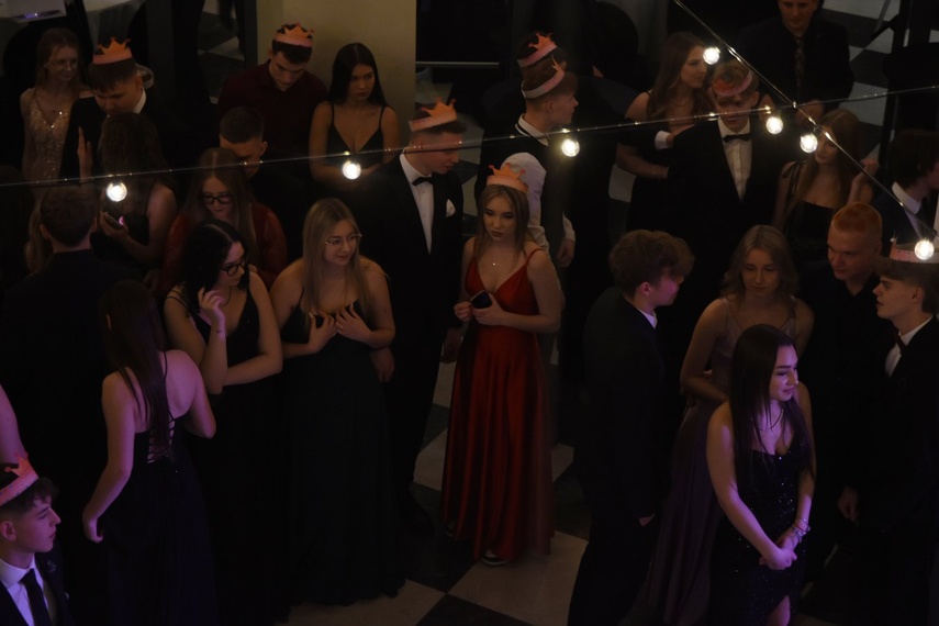 "Studniówka niepowtarzalna jak każdy z was" zdjęcie nr 341541