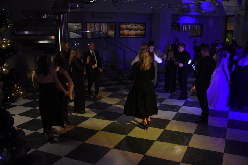 "Studniówka niepowtarzalna jak każdy z was" zdjęcie nr 341498