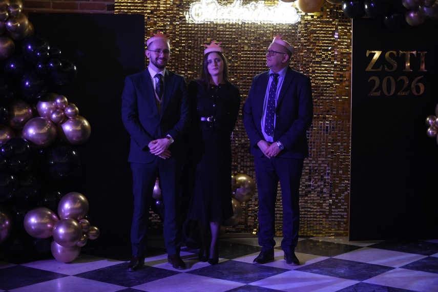 "Studniówka niepowtarzalna jak każdy z was" zdjęcie nr 341539