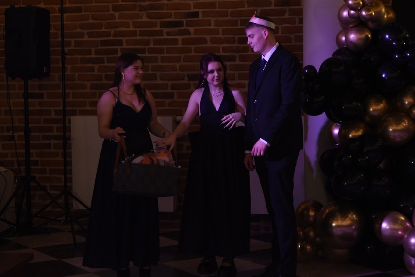 "Studniówka niepowtarzalna jak każdy z was" zdjęcie nr 341532