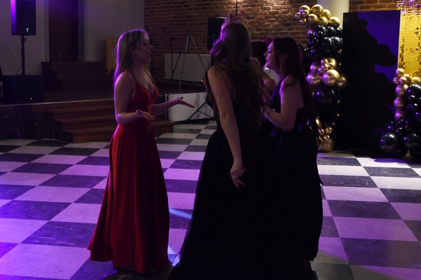 "Studniówka niepowtarzalna jak każdy z was" zdjęcie nr 341491