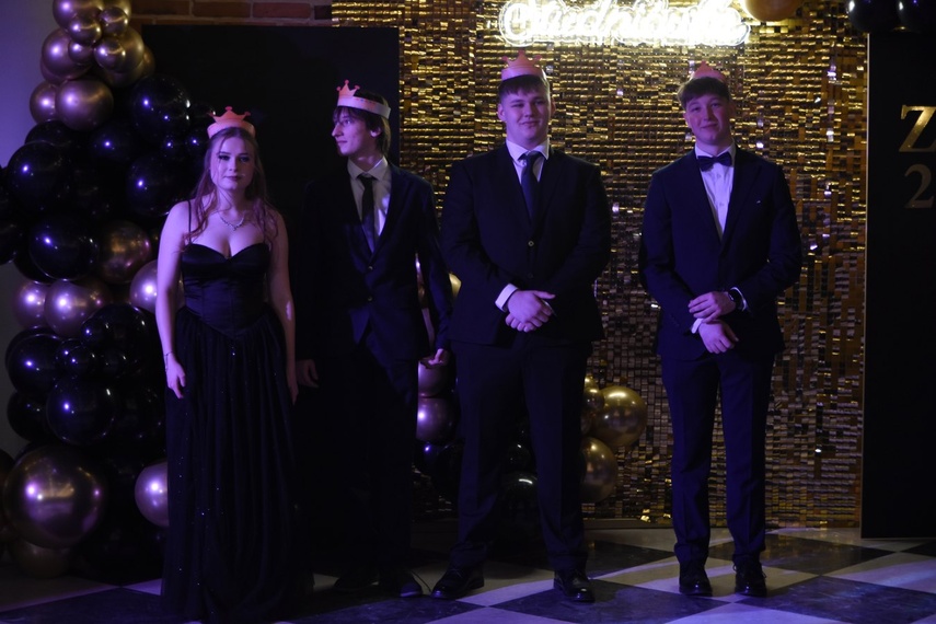 "Studniówka niepowtarzalna jak każdy z was" zdjęcie nr 341538