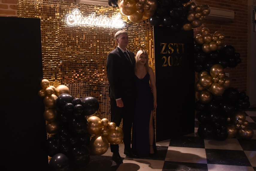 "Studniówka niepowtarzalna jak każdy z was" zdjęcie nr 341464