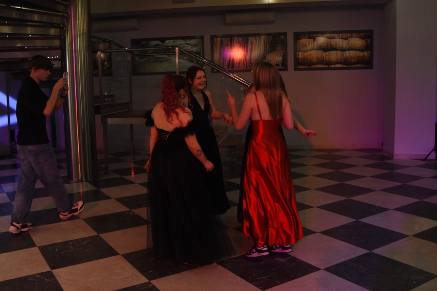 "Studniówka niepowtarzalna jak każdy z was" zdjęcie nr 341492