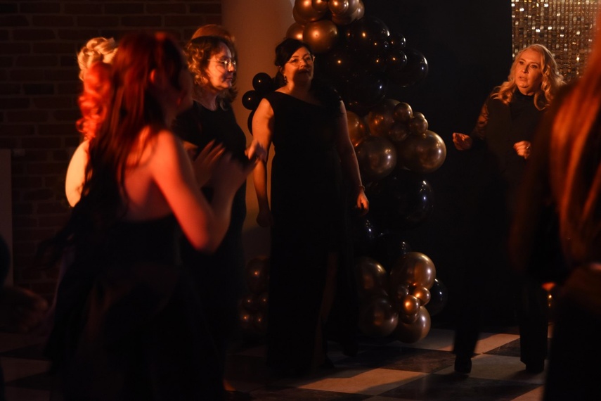 "Studniówka niepowtarzalna jak każdy z was" zdjęcie nr 341512