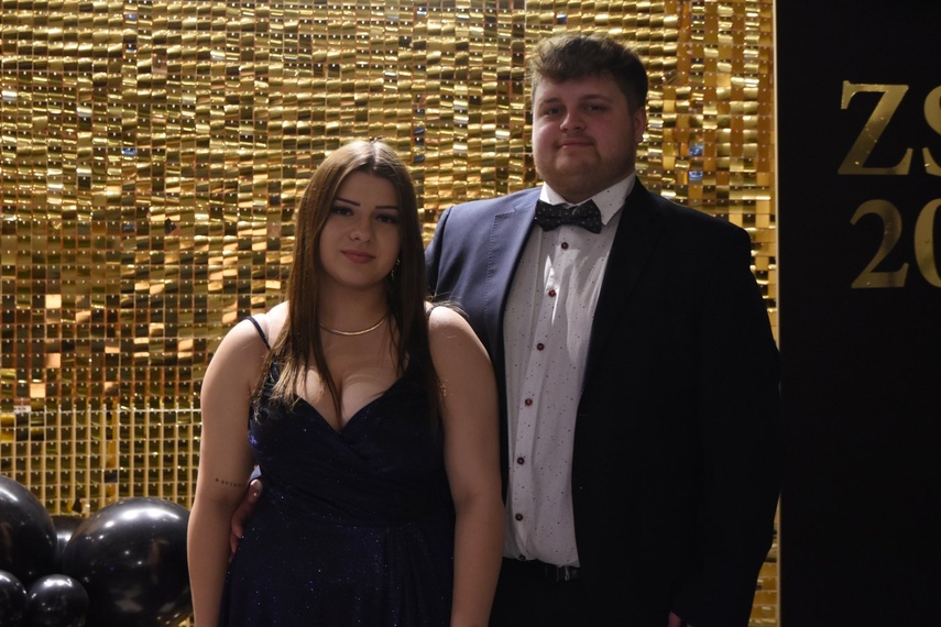 "Studniówka niepowtarzalna jak każdy z was" zdjęcie nr 341482