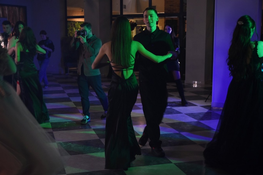 "Studniówka niepowtarzalna jak każdy z was" zdjęcie nr 341513