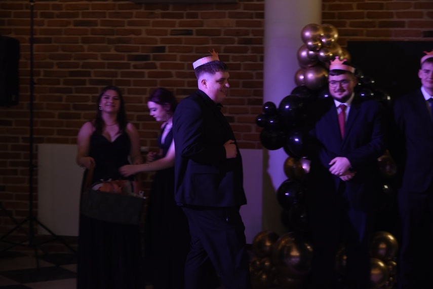 "Studniówka niepowtarzalna jak każdy z was" zdjęcie nr 341534