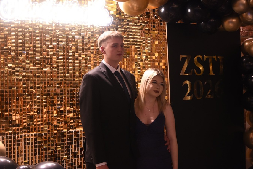 "Studniówka niepowtarzalna jak każdy z was" zdjęcie nr 341463