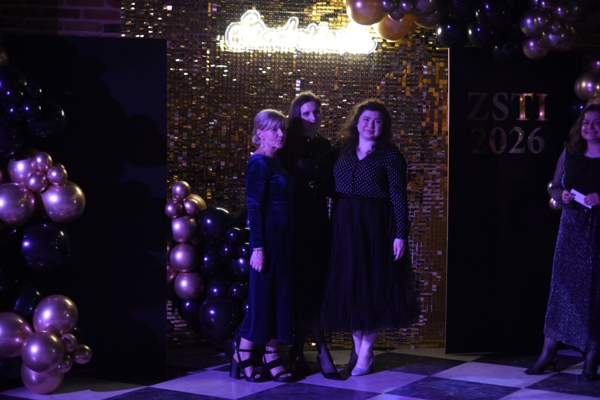 "Studniówka niepowtarzalna jak każdy z was" zdjęcie nr 341529