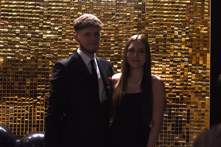 "Studniówka niepowtarzalna jak każdy z was" zdjęcie nr 341481