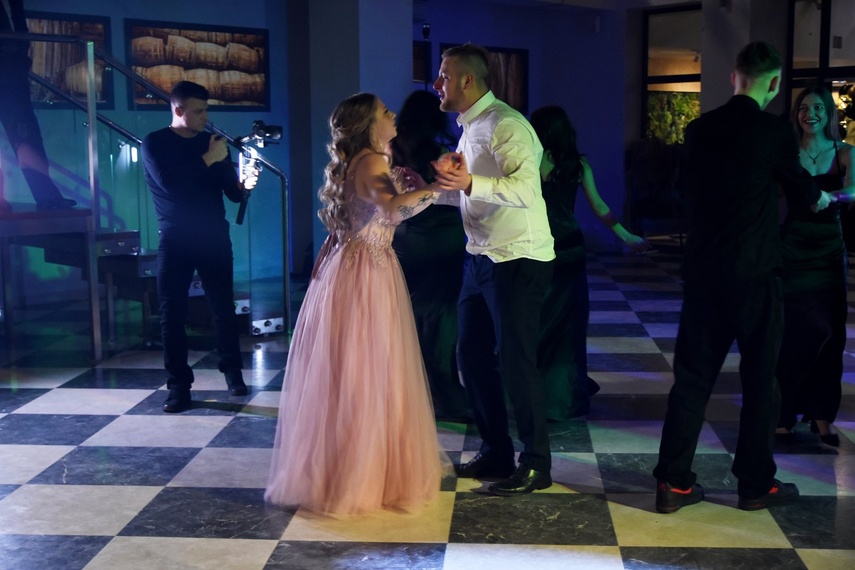 "Studniówka niepowtarzalna jak każdy z was" zdjęcie nr 341514