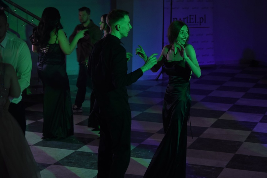 "Studniówka niepowtarzalna jak każdy z was" zdjęcie nr 341515