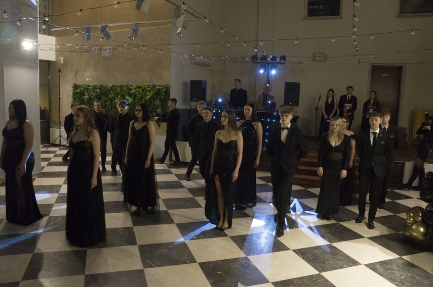 "Studniówka niepowtarzalna jak każdy z was" zdjęcie nr 341547