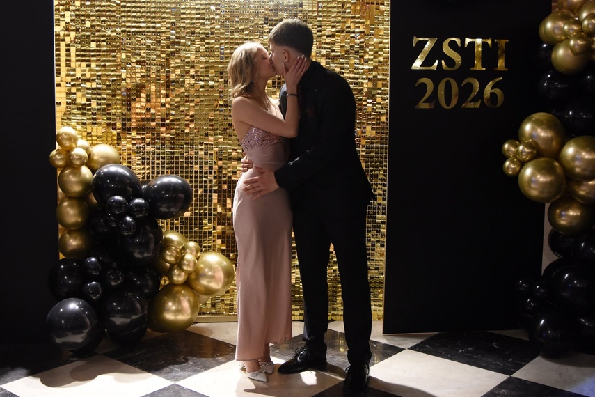 "Studniówka niepowtarzalna jak każdy z was" zdjęcie nr 341480