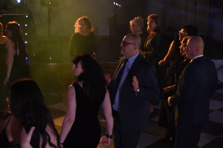 "Studniówka niepowtarzalna jak każdy z was" zdjęcie nr 341507