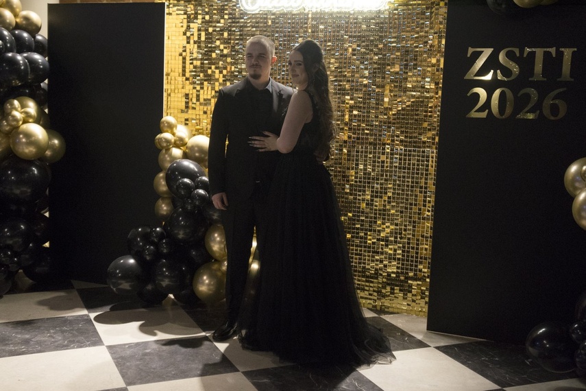 "Studniówka niepowtarzalna jak każdy z was" zdjęcie nr 341551