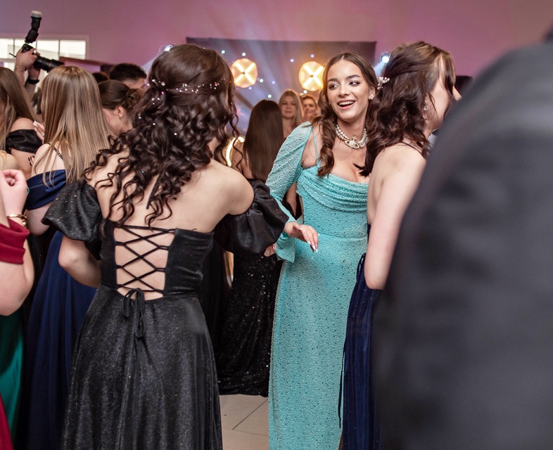 Tak bawiło się na studniówce III Liceum Ogólnokształcące zdjęcie nr 341678