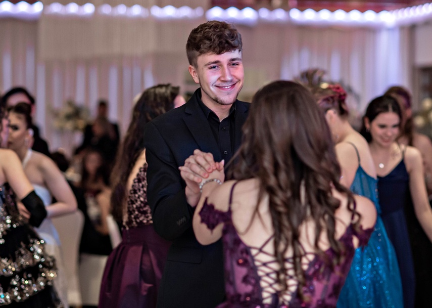 Tak bawiło się na studniówce III Liceum Ogólnokształcące zdjęcie nr 341642