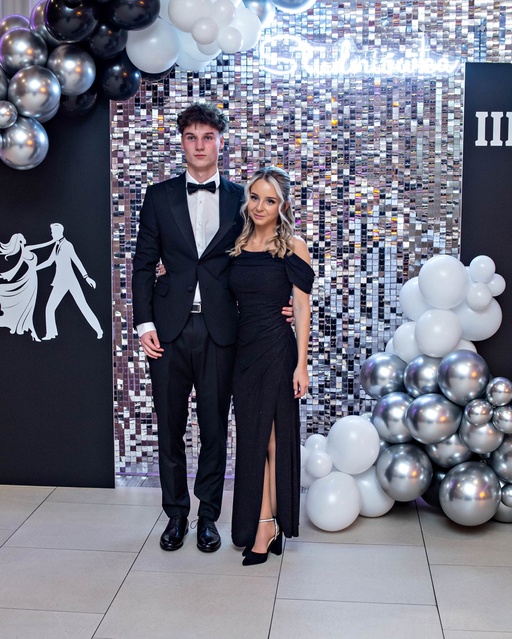 Tak bawiło się na studniówce III Liceum Ogólnokształcące zdjęcie nr 341632