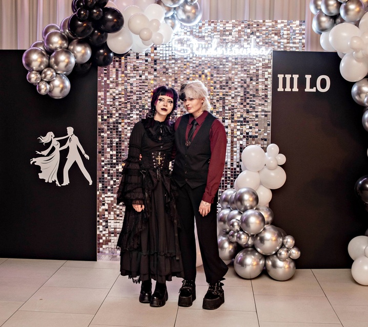 Tak bawiło się na studniówce III Liceum Ogólnokształcące zdjęcie nr 341702