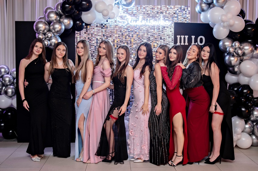 Tak bawiło się na studniówce III Liceum Ogólnokształcące zdjęcie nr 341708