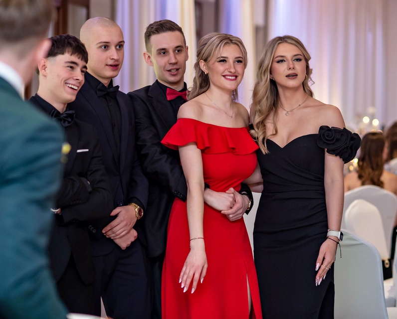 Tak bawiło się na studniówce III Liceum Ogólnokształcące zdjęcie nr 341638