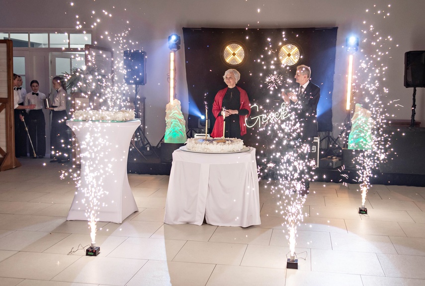 Tak bawiło się na studniówce III Liceum Ogólnokształcące zdjęcie nr 341682