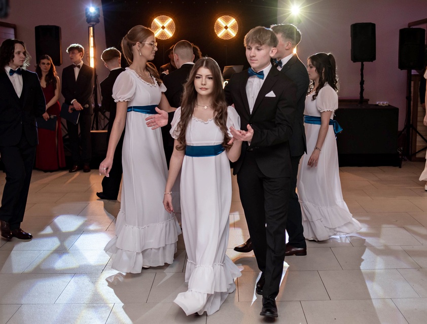 Tak bawiło się na studniówce III Liceum Ogólnokształcące zdjęcie nr 341584