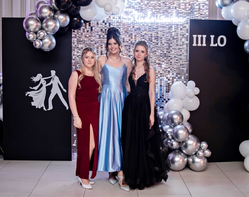 Tak bawiło się na studniówce III Liceum Ogólnokształcące zdjęcie nr 341705