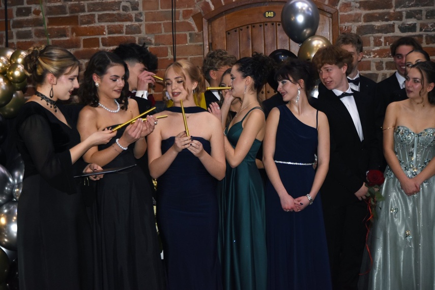 Chwilo trwaj... Studniówka ZPSM zdjęcie nr 341734