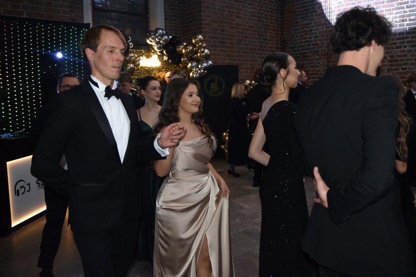 Chwilo trwaj... Studniówka ZPSM zdjęcie nr 341717