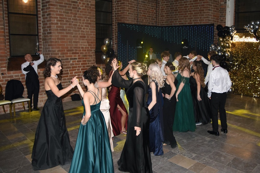 Chwilo trwaj... Studniówka ZPSM zdjęcie nr 341792