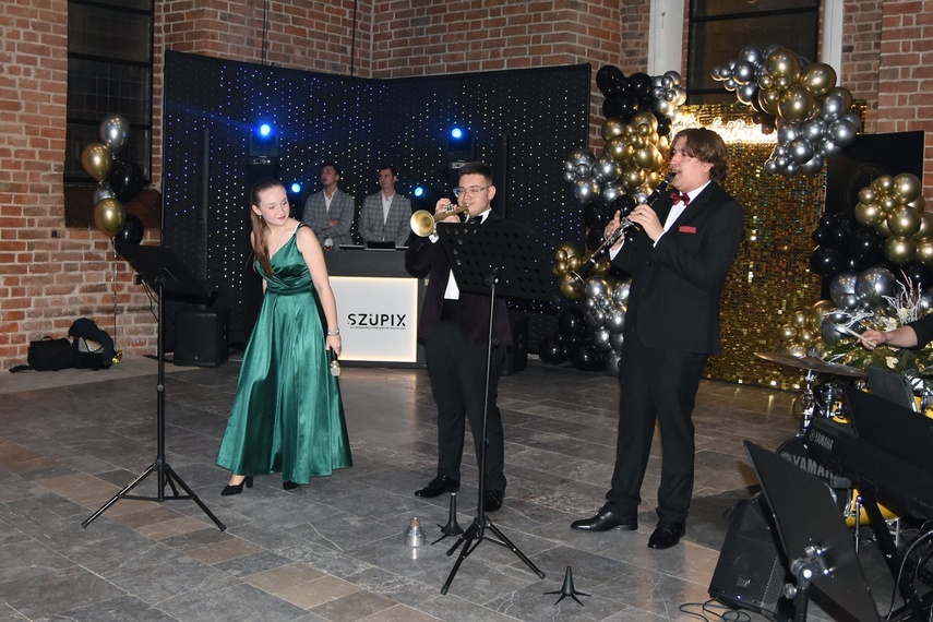 Chwilo trwaj... Studniówka ZPSM zdjęcie nr 341790