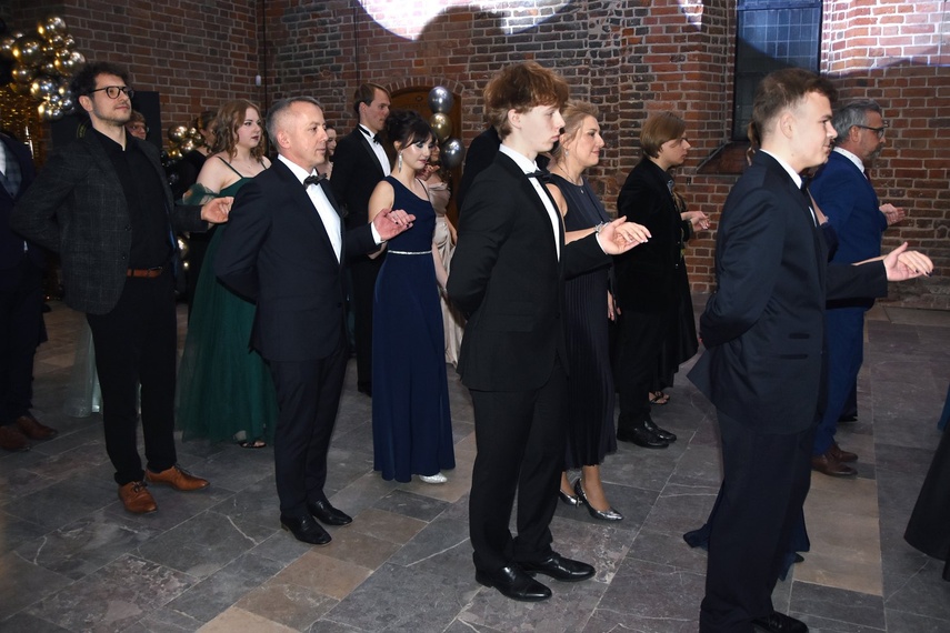 Chwilo trwaj... Studniówka ZPSM zdjęcie nr 341720