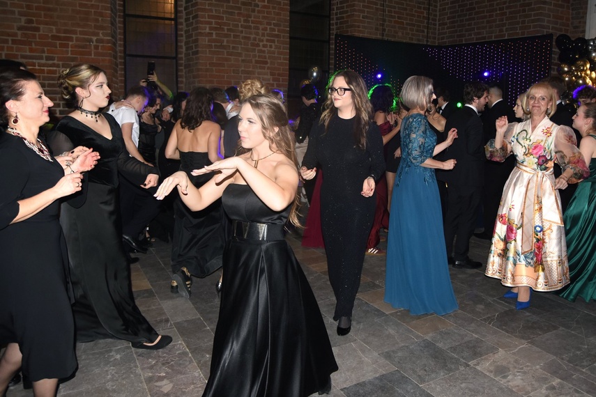 Chwilo trwaj... Studniówka ZPSM zdjęcie nr 341795