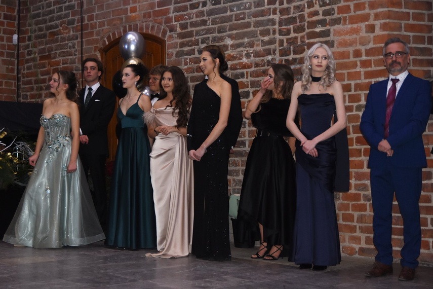 Chwilo trwaj... Studniówka ZPSM zdjęcie nr 341725