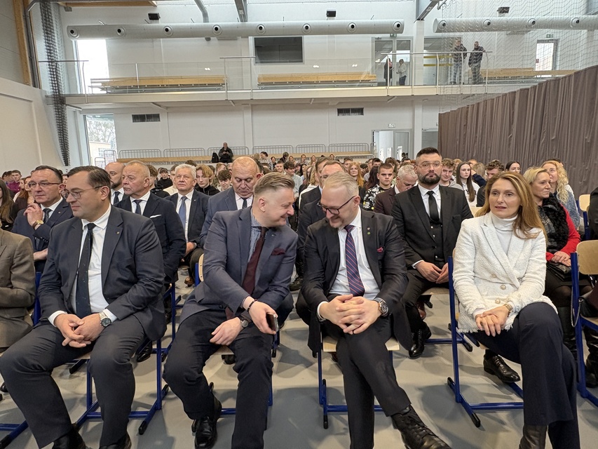 Uczniowie będą uczyli się obsługi dronów zdjęcie nr 341897