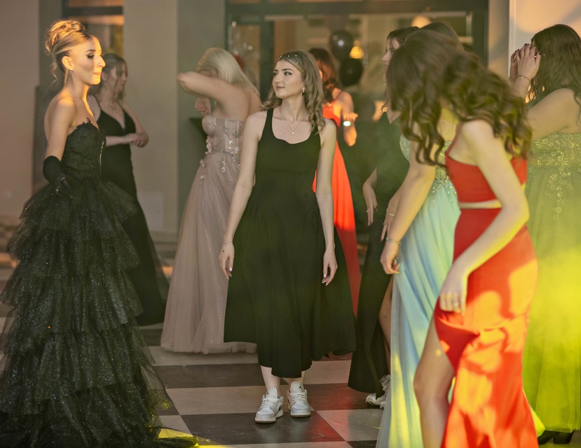 Studniówkę ma się tylko raz w życiu zdjęcie nr 342136