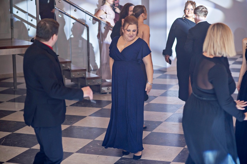 Studniówkę ma się tylko raz w życiu zdjęcie nr 342091