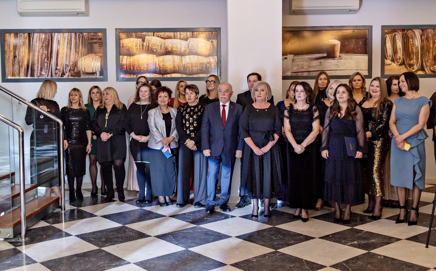 Studniówkę ma się tylko raz w życiu zdjęcie nr 342017