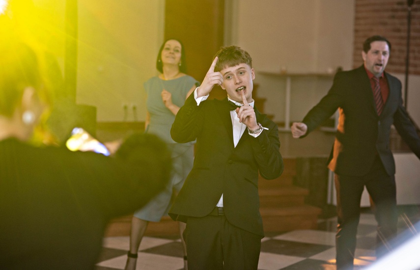 Studniówkę ma się tylko raz w życiu zdjęcie nr 342095