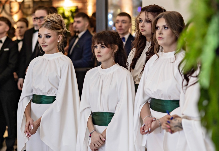 Studniówkę ma się tylko raz w życiu zdjęcie nr 342024