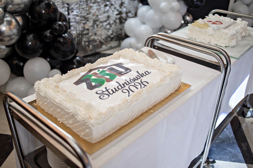 Studniówkę ma się tylko raz w życiu zdjęcie nr 342053