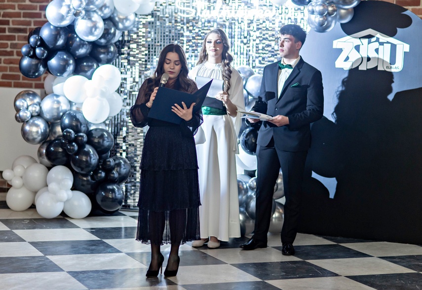 Studniówkę ma się tylko raz w życiu zdjęcie nr 342025