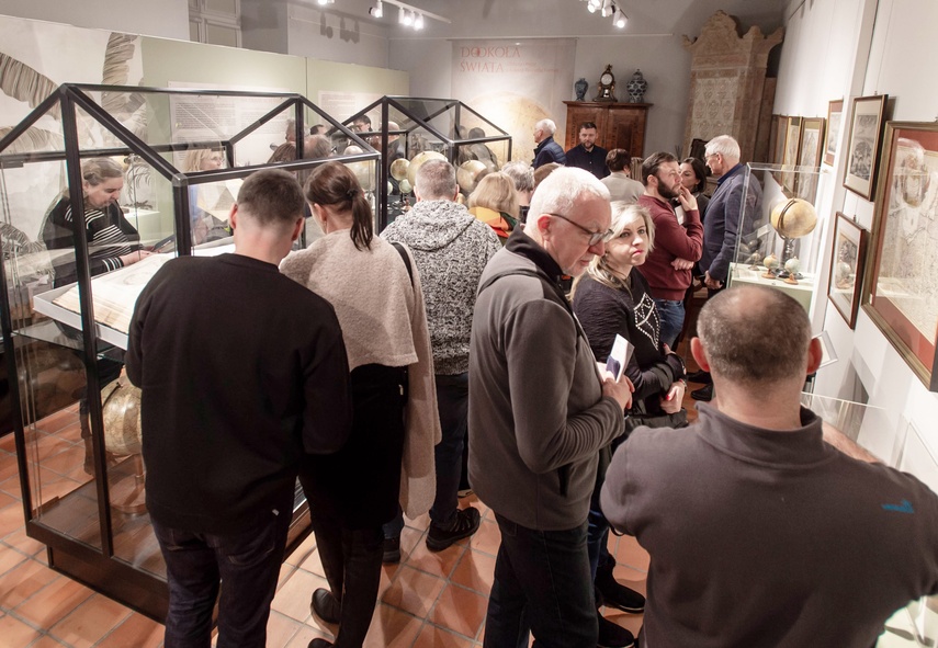 Historia z globusa zdjęcie nr 342159