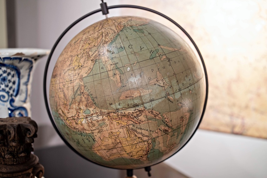 Historia z globusa zdjęcie nr 342148